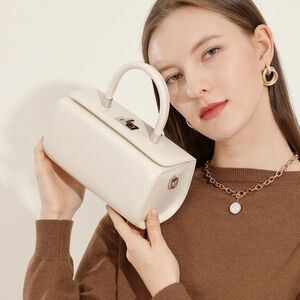 Elegant Cream Handbag